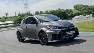 Vylepšená Toyota GR Yaris je nejlepší sériové sportovní auto na světě. Z řidiče udělá závodníka