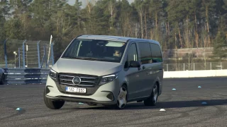 Naše měření na okruhu: Vyzkoušeli jsme, jak se Mercedes-Benz Vito chová při nouzovém úhybném manévru