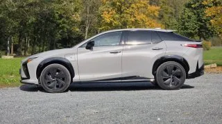 Lexus RZ 550e F Sport