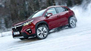 Překvapení jménem Suzuki S-Cross: Nudilo na suchém asfaltu, zato na sněhu a ledu to pořádně rozjelo