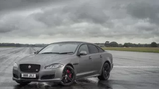 Jaguar XJR575 4