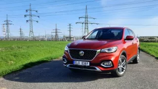 Test MG EHS 1.5 TGI PHEV: Když vás vystihuje slovo „nenáročnost“