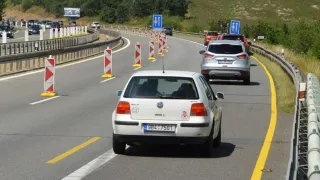 D5 se rozšíří na šest pruhů. Obce a Praha bijí na poplach, vadí hluk i auta