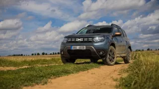 Dacia Duster Extreme je drahá verze levného SUV, která si poradí s městem i terénem