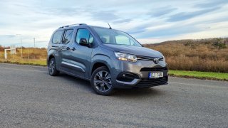 Elektrická Toyota Proace nepřiveze ani babičku z Rakovníku. Dálnice jí rychle vyždímá baterii