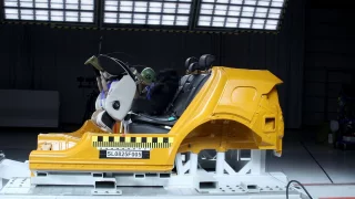 Urgentní varování před dvěma nebezpečnými autosedačkami. Autoklub kvůli tomu porušil vlastní pravidla