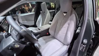 DS na autoslaonu v Paříži