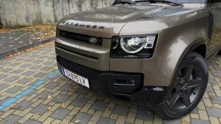 Land Rover Defender 110