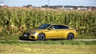 Volkswagen Arteon R-Line 2.0 TSI jízda 1