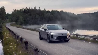 Volvo XC70 se vrací do Evropy jako hybridní SUV. Láká na elektrický dojezd až 200 kilometrů