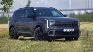 Škoda Karoq má problém. Kia představila nový Seltos, který je výrazně levnější a má větší kufr