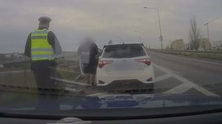 V brněnském tunelu projel kolem policie o 107 km/h nad limit. Tak moc se mu líbil zvuk jeho auta