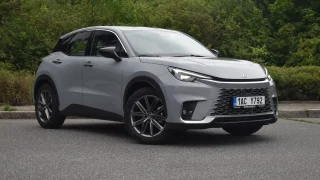 Lexus zlevňuje své klíčové modely. Letní akce přináší nižší ceny i výprodej skladových vozů