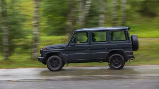 Mercedes-Benz G 350 d Professional nedělá ostudu a