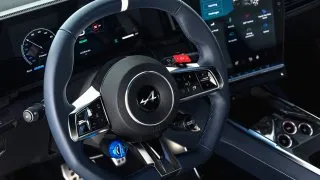 Alpine A390