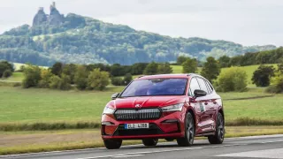 Škoda Enyaq dokáže jet za 13 kWh na 100 km. Musíte s ní ale vyrazit na soutěž spotřeby