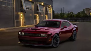 Dodge Challenger Hellcat s paketem Widebody 1