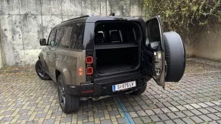 Land Rover Defender 110