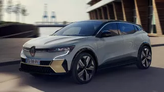 Elektromobil Renault Megane E-Tech zná českou cenu. Vejde se pod milion, ale jen v základu