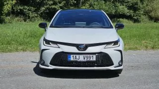 Toyota Corolla sedan 1.8 Hybrid GR Sport