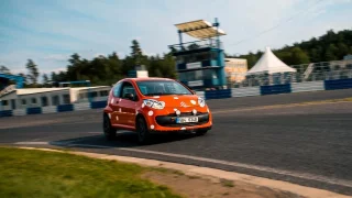 Kolik výkonu skutečně potřebujete na Nordschleife? I jen 68 koní dokáže pojíždět plnotučné sporťáky