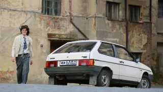 Lada Samara předběhla Škodu Favorit, s jejím vývojem pomáhalo Porsche. S wankelem jela přes 200 km/h