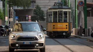 I jako hybrid MINI Countryman dobře jezdí. 15