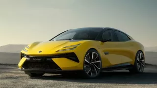 Lotus představil čtyřdvéřový sporťák. Má výkon 905 koní a zrychlení z 0 na 100 za 2,8 sekundy. Fanoušky značky ale zřejmě nepotěší