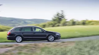 Škoda Superb Combi 2014 22