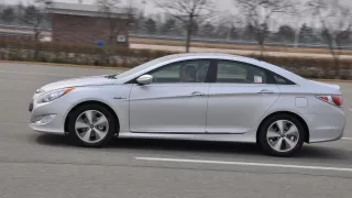 Hyundai Sonata Hybrid 1